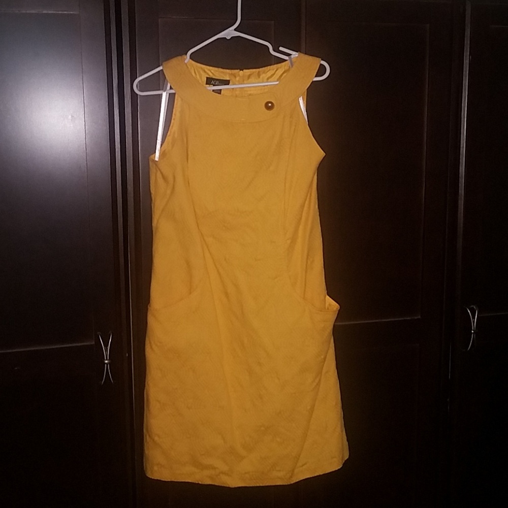 Business causal dress